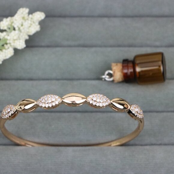 Rose Gold Leaf Pattern CZ Bangle – 2.24 Inch Elegant Bracelet Design, XPBL0535 - Picture 9 of 12